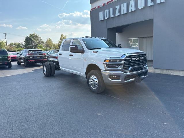 2026 RAM Ram 3500 Chassis Cab RAM 3500 TRADESMAN CREW CAB CHASSIS 4X4 60 CA 2026 RAM Ram 3500 Chassis Cab RAM 3500 TRADESMAN CREW CAB CHASSIS 4X4 60 CA