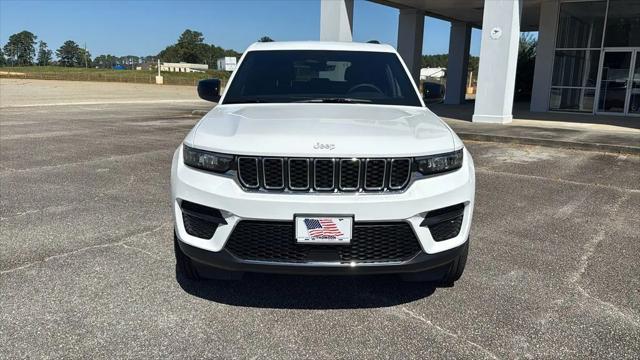 2025 Jeep Grand Cherokee GRAND CHEROKEE LAREDO 4X4