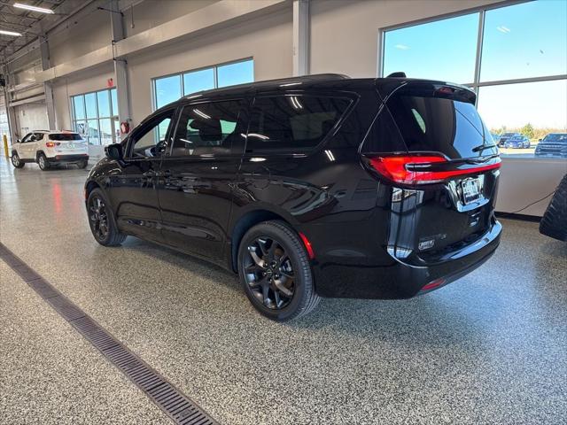 2026 Chrysler Pacifica Limited AWD