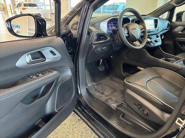 2026 Chrysler Pacifica Limited AWD