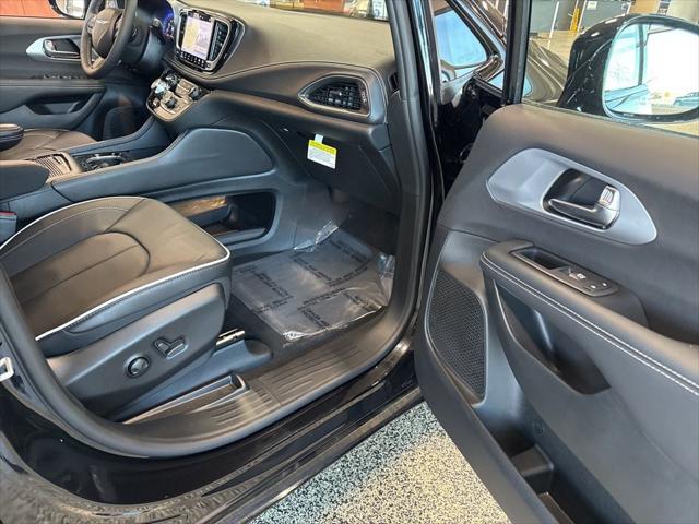 2026 Chrysler Pacifica Limited AWD