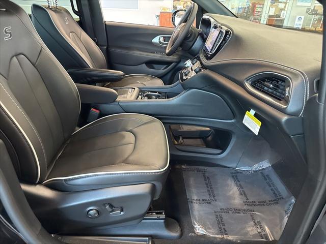 2026 Chrysler Pacifica Limited AWD