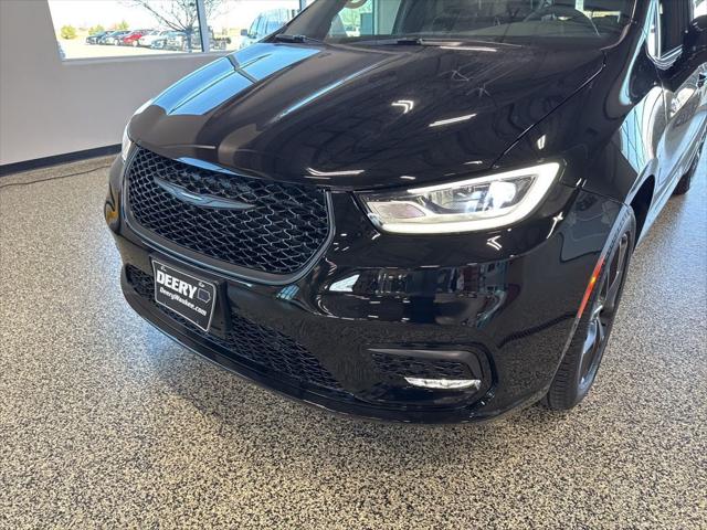 2026 Chrysler Pacifica Limited AWD