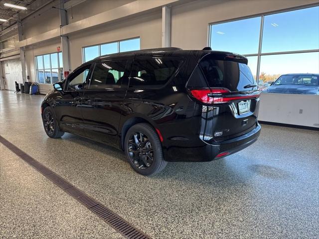 2026 Chrysler Pacifica Limited AWD