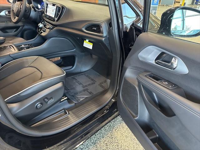 2026 Chrysler Pacifica Limited AWD