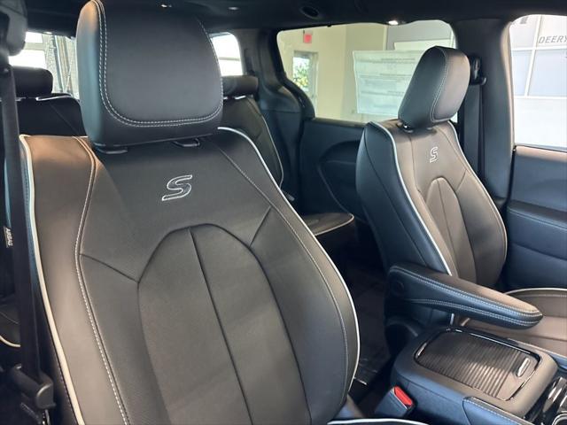 2026 Chrysler Pacifica Limited AWD
