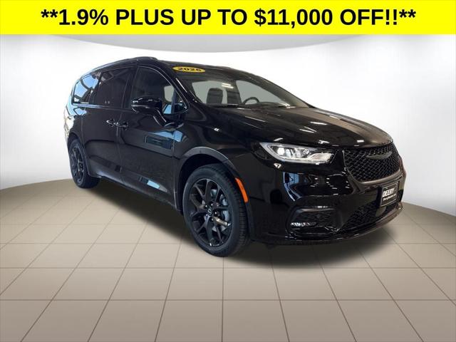 2026 Chrysler Pacifica Limited AWD for sale in Waukee, IA