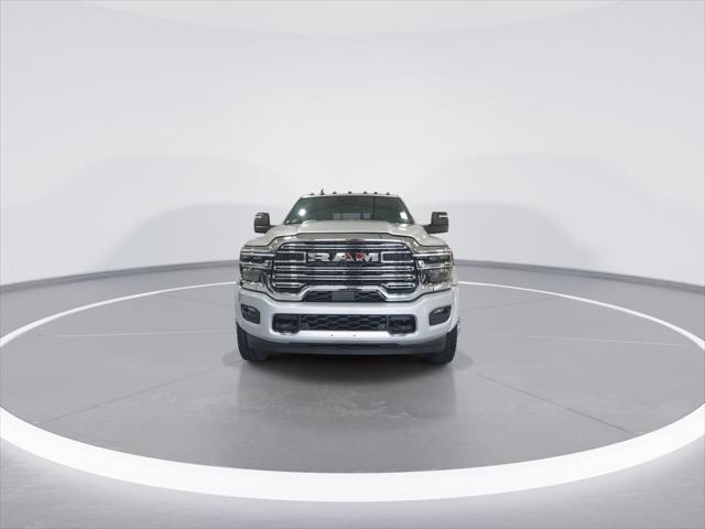 2026 RAM Ram 5500 Chassis Cab RAM 5500 BIG HORN CHASSIS CREW CAB 4X4 60 CA