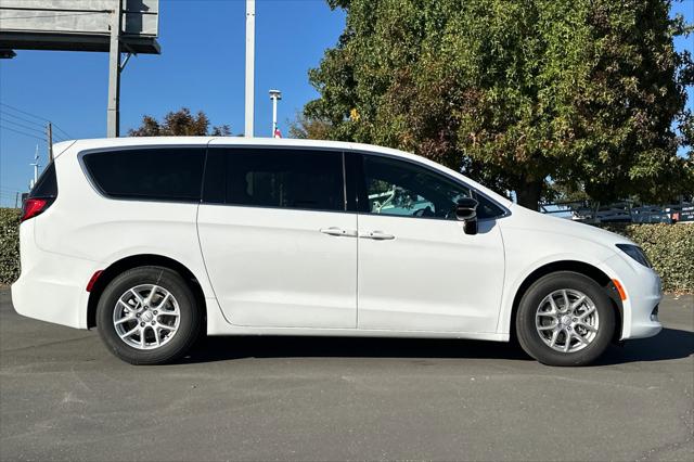 2026 Chrysler Voyager VOYAGER LX