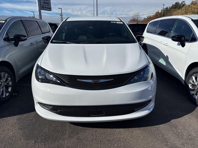 2026 Chrysler Voyager VOYAGER LX