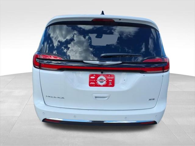 2026 Chrysler Pacifica Select AWD
