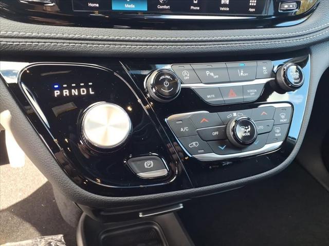 2026 Chrysler Pacifica Select AWD
