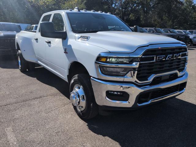 2026 RAM Ram 3500 RAM 3500 TRADESMAN CREW CAB 4X4 8 BOX