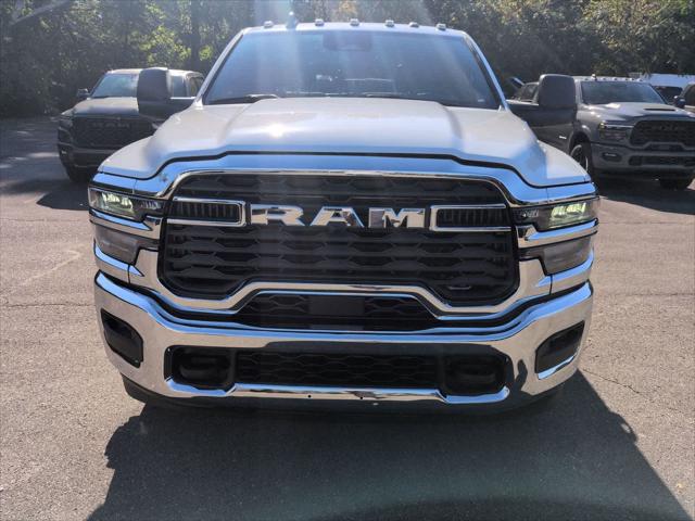 2026 RAM Ram 3500 RAM 3500 TRADESMAN CREW CAB 4X4 8 BOX