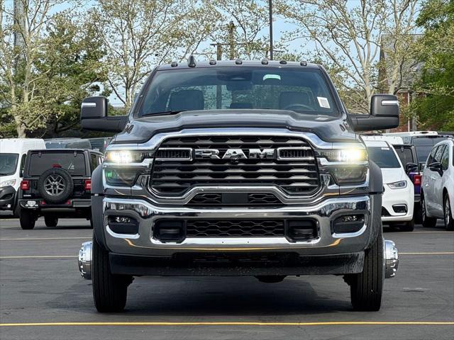 2026 RAM Ram 5500 Chassis Cab RAM 5500 TRADESMAN CHASSIS CREW CAB 4X4 84 CA