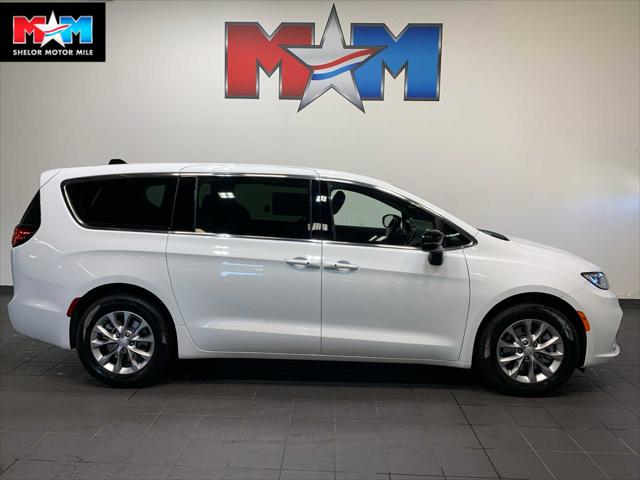 2026 Chrysler Pacifica PACIFICA SELECT AWD