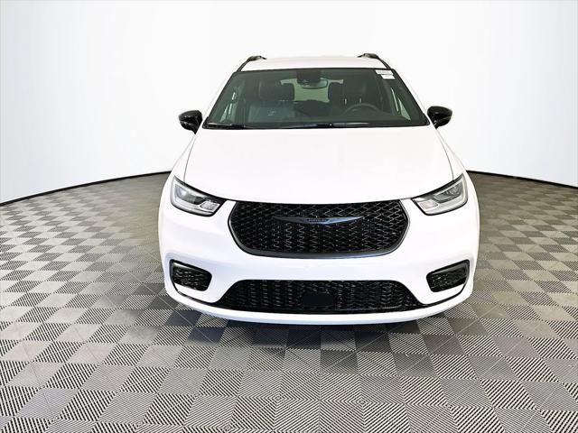 2026 Chrysler Pacifica PACIFICA SELECT AWD