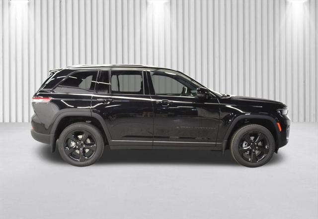 2025 Jeep Grand Cherokee GRAND CHEROKEE ALTITUDE 4X4 2025 Jeep Grand Cherokee GRAND CHEROKEE ALTITUDE 4X4