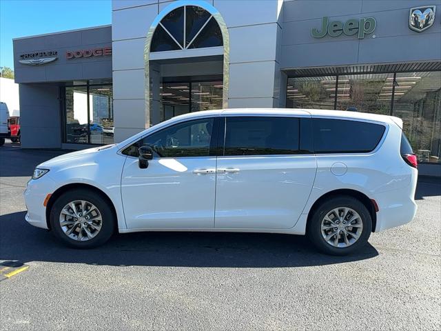 2026 Chrysler Pacifica PACIFICA SELECT AWD
