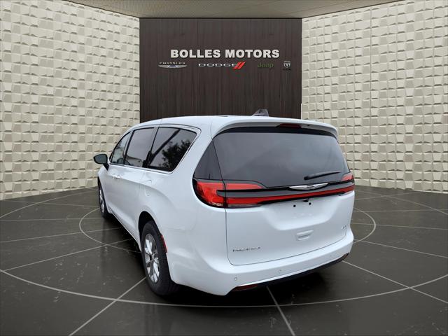 2026 Chrysler Pacifica PACIFICA SELECT AWD