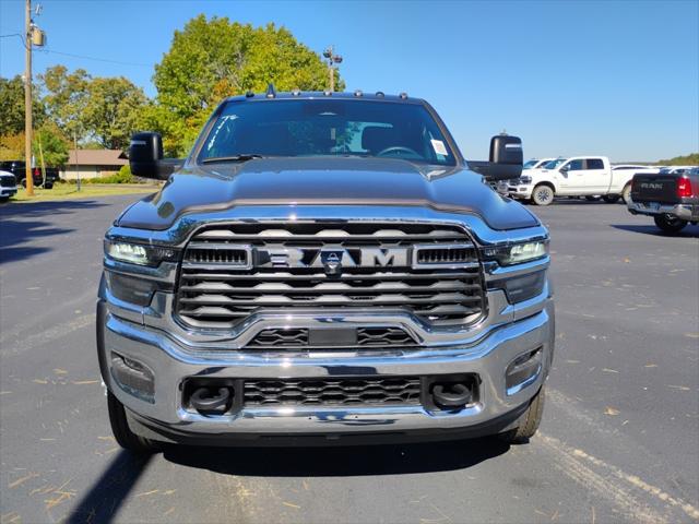 2026 RAM Ram 5500 Chassis Cab RAM 5500 TRADESMAN CHASSIS CREW CAB 4X4 84 CA 2026 RAM Ram 5500 Chassis Cab RAM 5500 TRADESMAN CHASSIS CREW CAB 4X4 84 CA