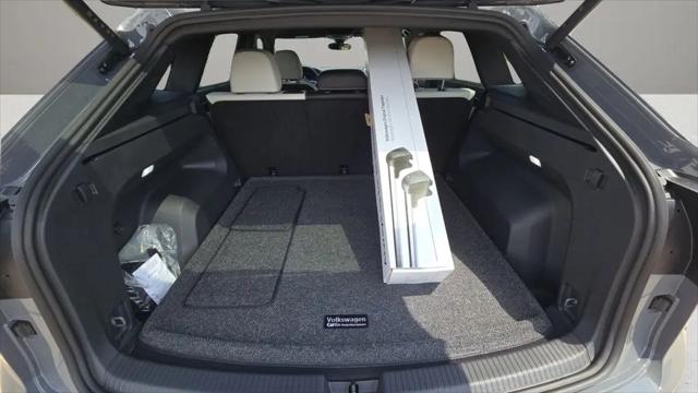 2026 Volkswagen Atlas Cross Sport SEL Premium R-Line