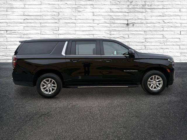 2022 Chevrolet Suburban 4WD LT
