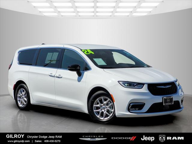 2024 Chrysler Pacifica Touring