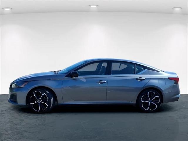 2023 Nissan Altima SR FWD