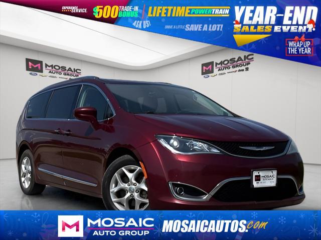 2017 Chrysler Pacifica Touring-L Plus