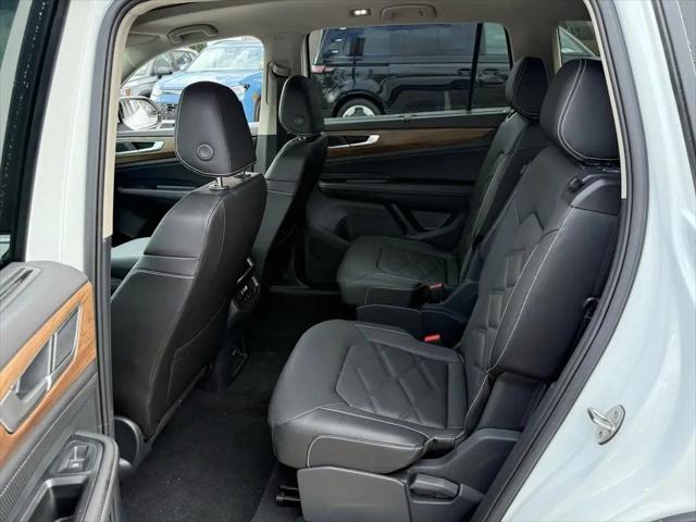 2026 Volkswagen Atlas SE with Technology