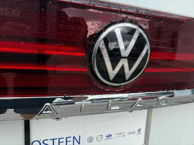 2026 Volkswagen Atlas SE with Technology