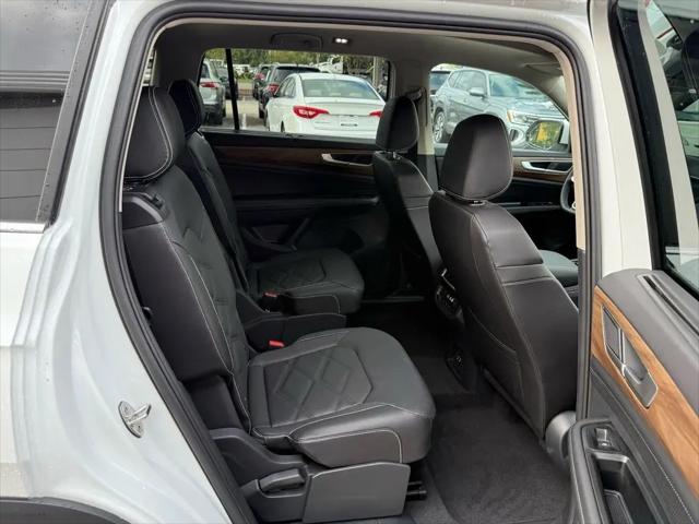 2026 Volkswagen Atlas SE with Technology