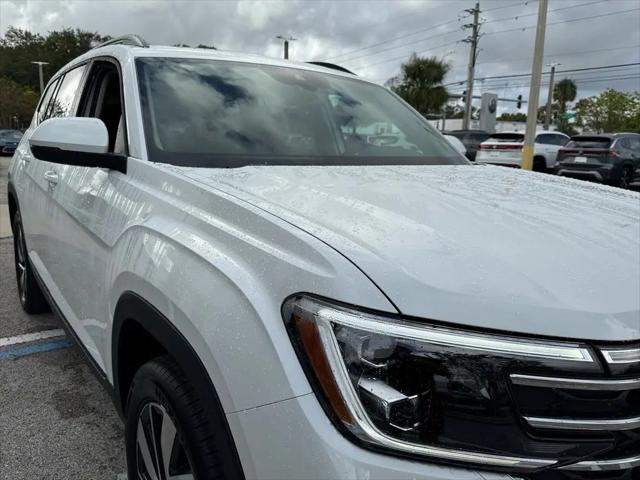 2026 Volkswagen Atlas SE with Technology