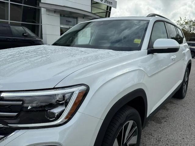 2026 Volkswagen Atlas SE with Technology