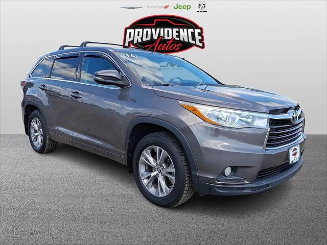 2016 Toyota Highlander LE Plus V6 2016 Toyota Highlander LE Plus V6