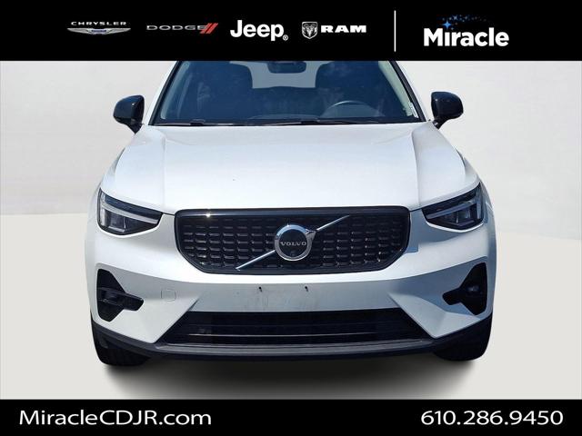 2024 Volvo XC40 B5 Plus Dark Theme 2024 Volvo XC40 B5 Plus Dark Theme