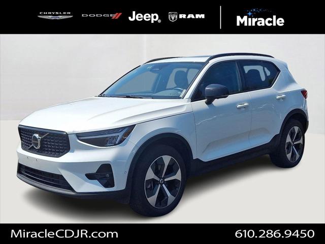 2024 Volvo XC40 B5 Plus Dark Theme 2024 Volvo XC40 B5 Plus Dark Theme