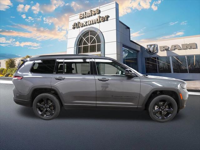 2023 Jeep Grand Cherokee L Altitude 4x4 2023 Jeep Grand Cherokee L Altitude 4x4