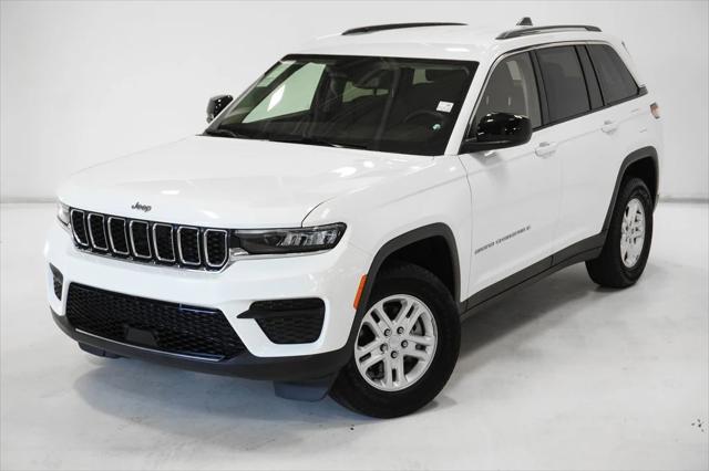2022 Jeep Grand Cherokee Laredo 4x4
