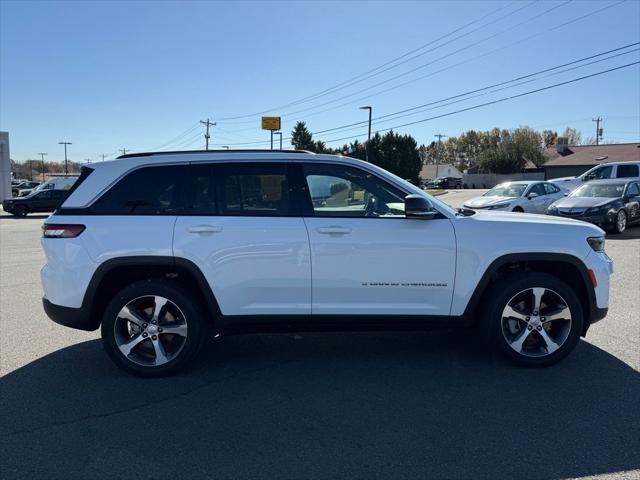 2023 Jeep Grand Cherokee Limited 4x4 2023 Jeep Grand Cherokee Limited 4x4