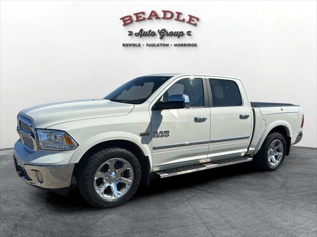 2017 RAM 1500 Laramie Crew Cab 4x4 57 Box
