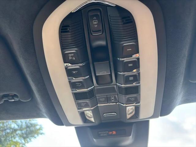 2017 Porsche Macan Turbo