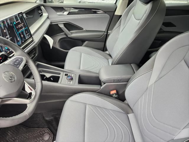 2025 Volkswagen Tiguan 2.0T SE