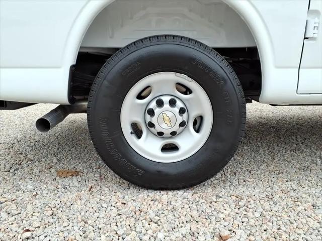 2025 Chevrolet Express Cargo Van RWD 2500 Regular Wheelbase WT