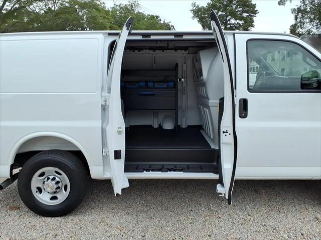 2025 Chevrolet Express Cargo Van RWD 2500 Regular Wheelbase WT