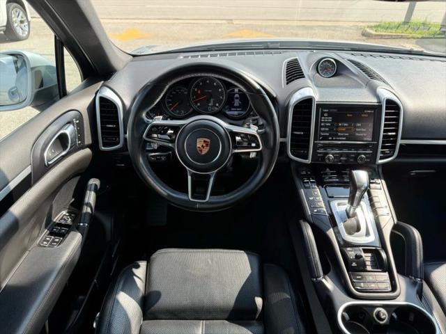 2016 Porsche Cayenne Base