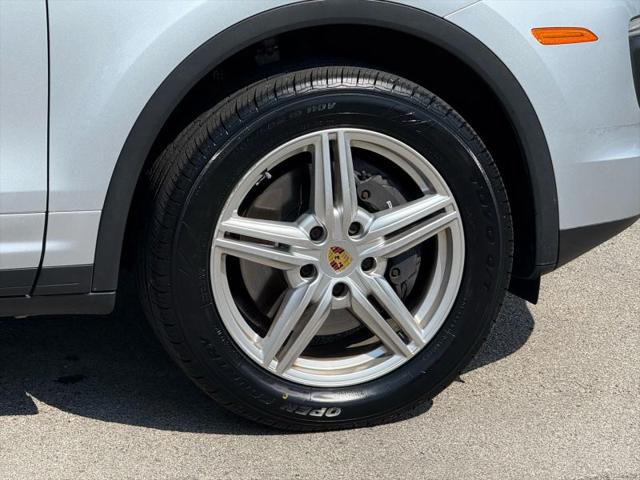 2016 Porsche Cayenne Base