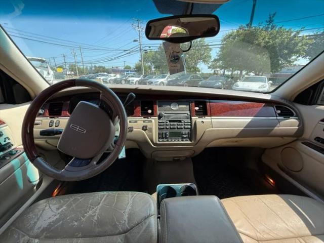2005 Lincoln Town Car Signature Limited