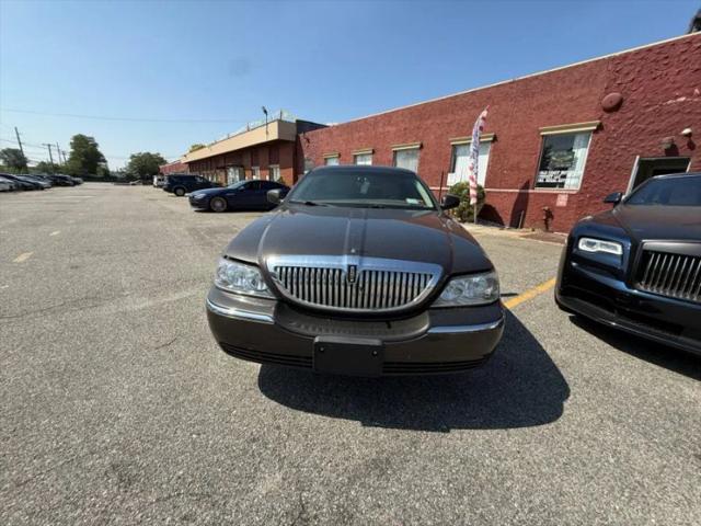 2005 Lincoln Town Car Signature Limited